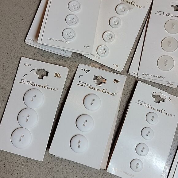 Streamline Vintage Assorted Buttons - Picture 2 of 7